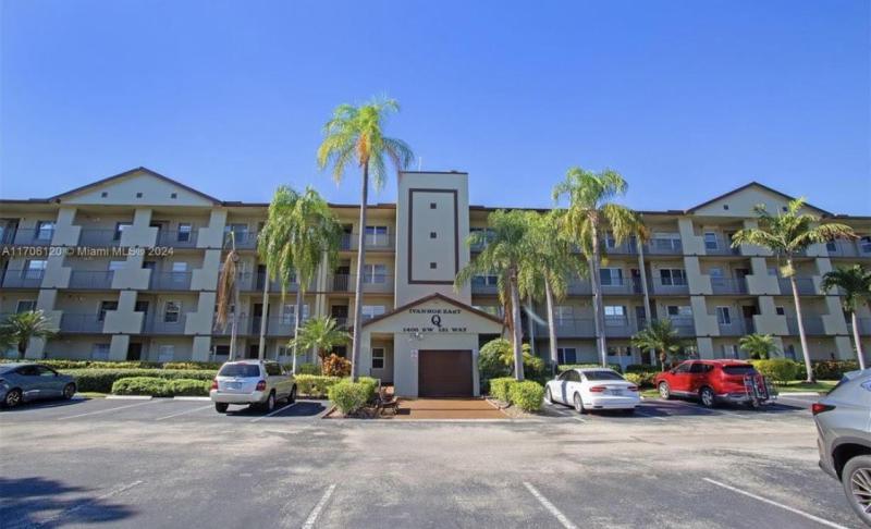  Condo & Townhome Photos