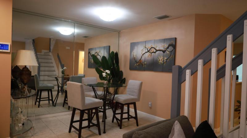  Condo & Townhome Photos