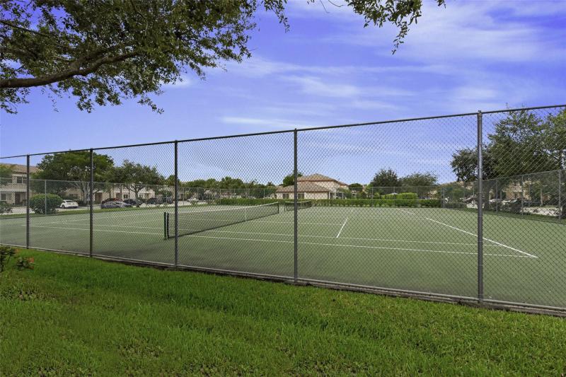  Condo & Townhome Photos