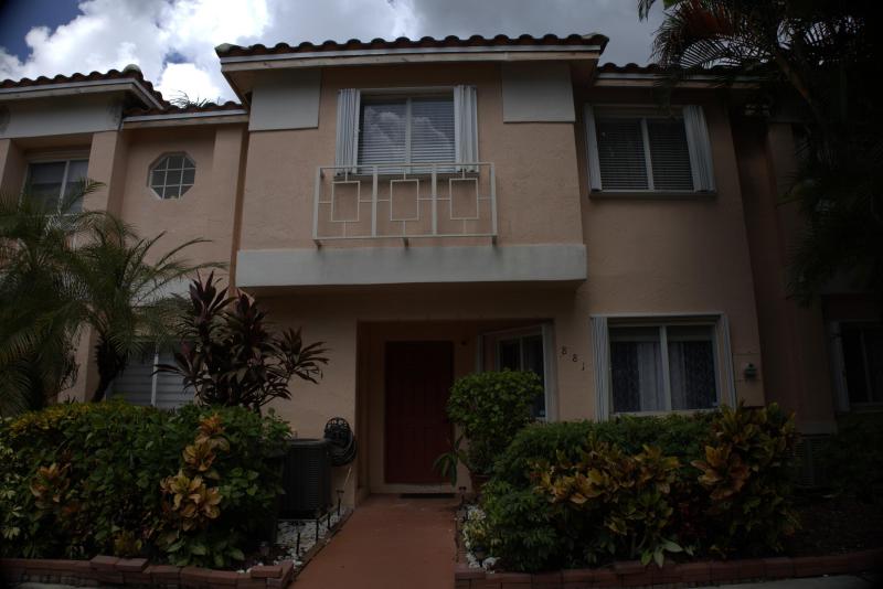  Condo & Townhome Photos