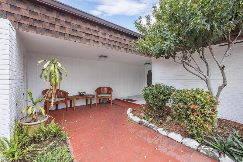  Single Family Homes Photo 4:  Tamarac,  FL 33319