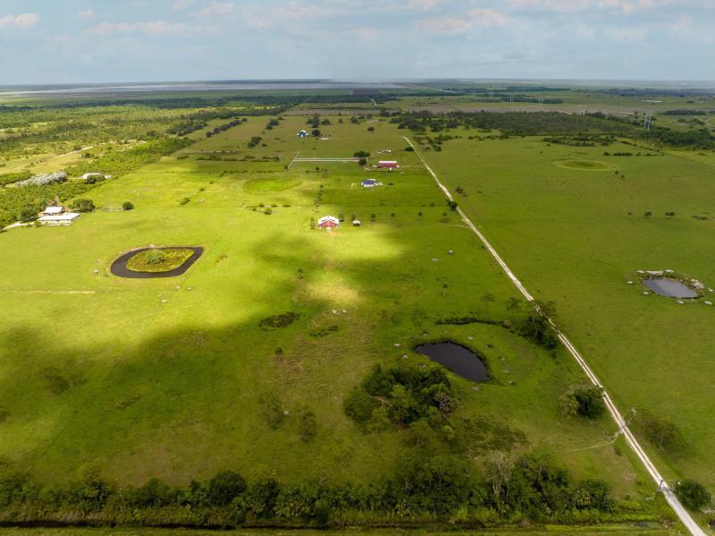  Commercial & Industrial Land Images 