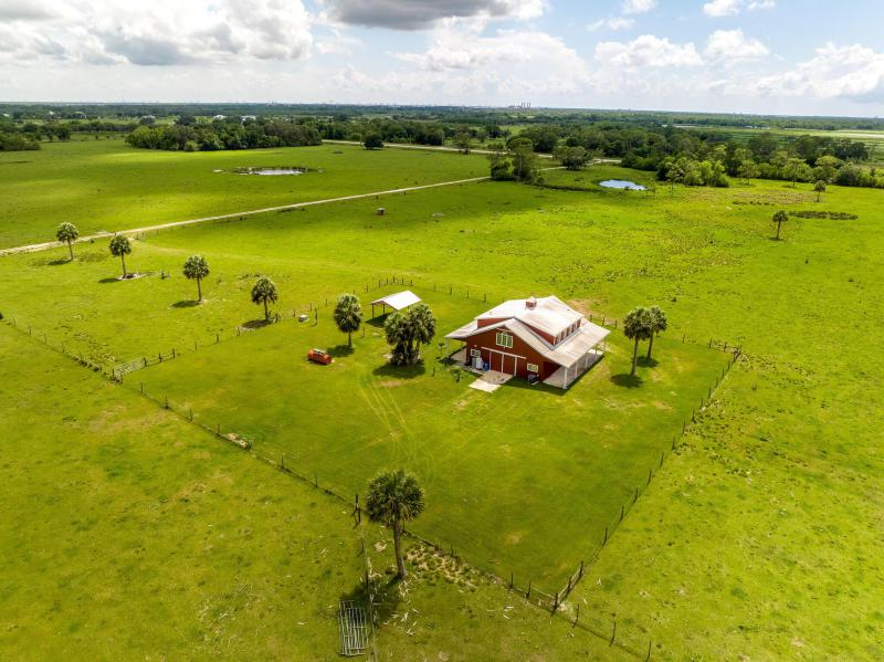  Commercial & Industrial Land Images 