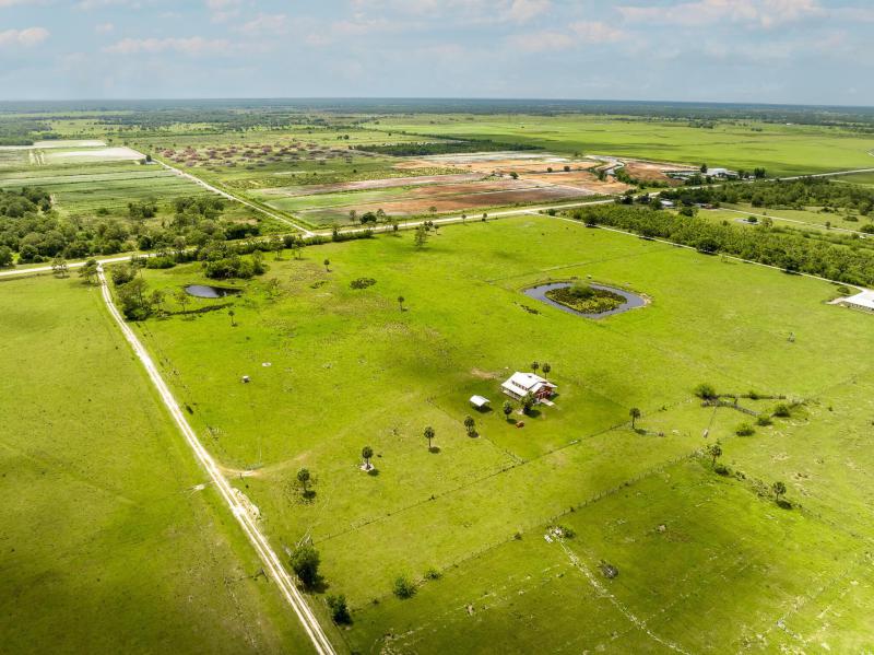  Commercial & Industrial Land Images 