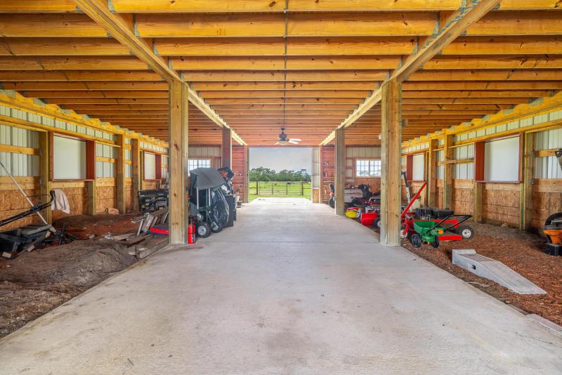  Commercial & Industrial Land Images 