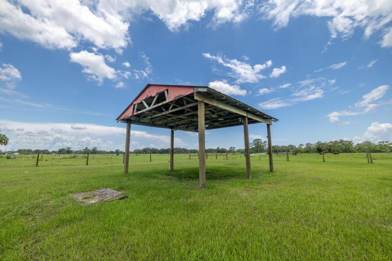  Commercial & Industrial Land Images 