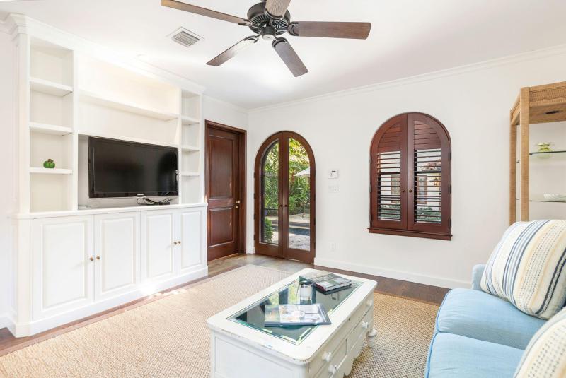  Single Family Homes Photo 11:  Palm Beach,  FL 33480