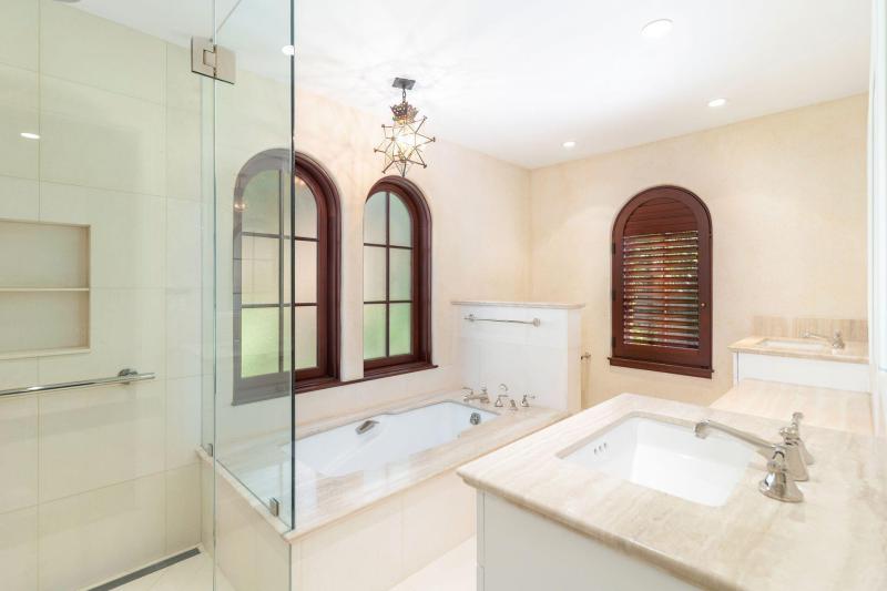  Single Family Homes Photo 12:  Palm Beach,  FL 33480