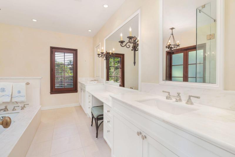  Single Family Homes Photo 14:  Palm Beach,  FL 33480