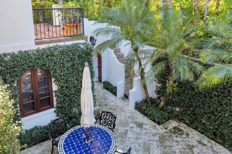  Single Family Homes Photo 4:  Palm Beach,  FL 33480