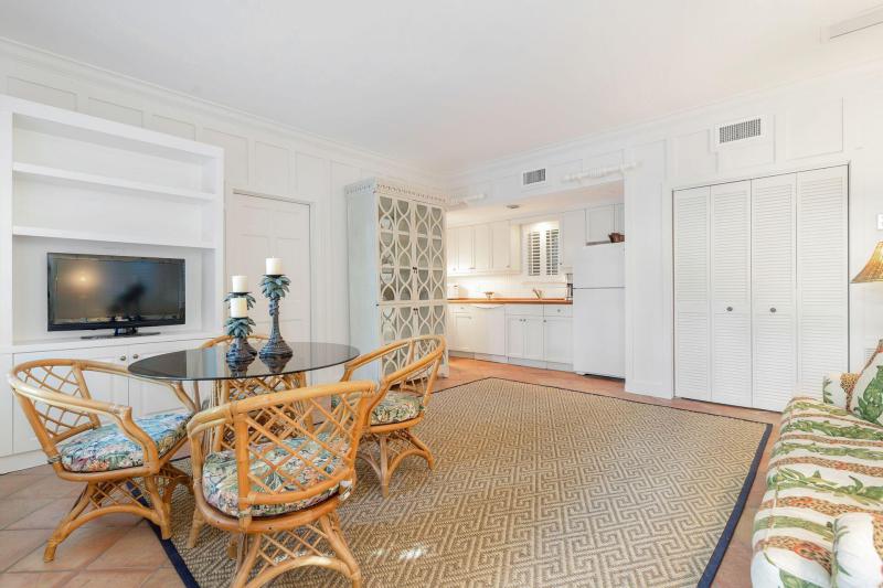  Single Family Homes Photo 8:  Palm Beach,  FL 33480