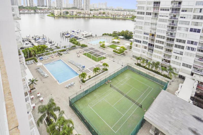  Condo & Townhome Photos