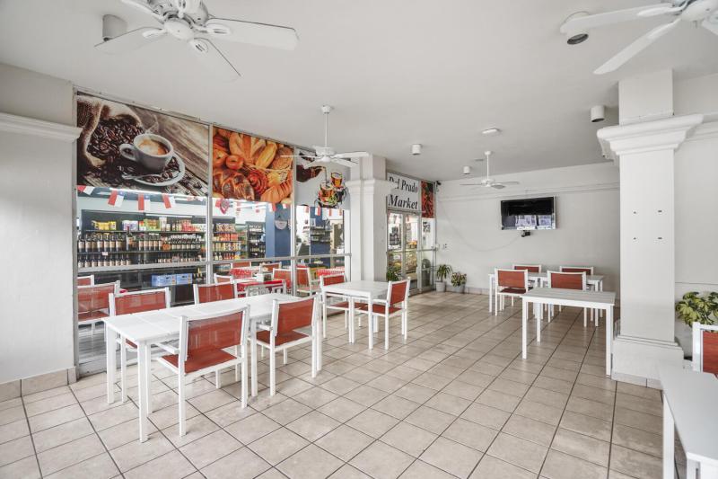  Condo & Townhome Photos