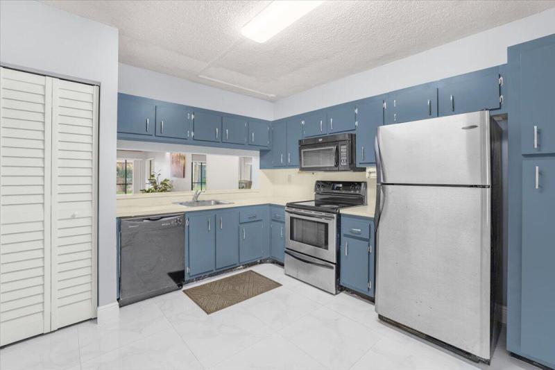  Condo & Townhome Photos