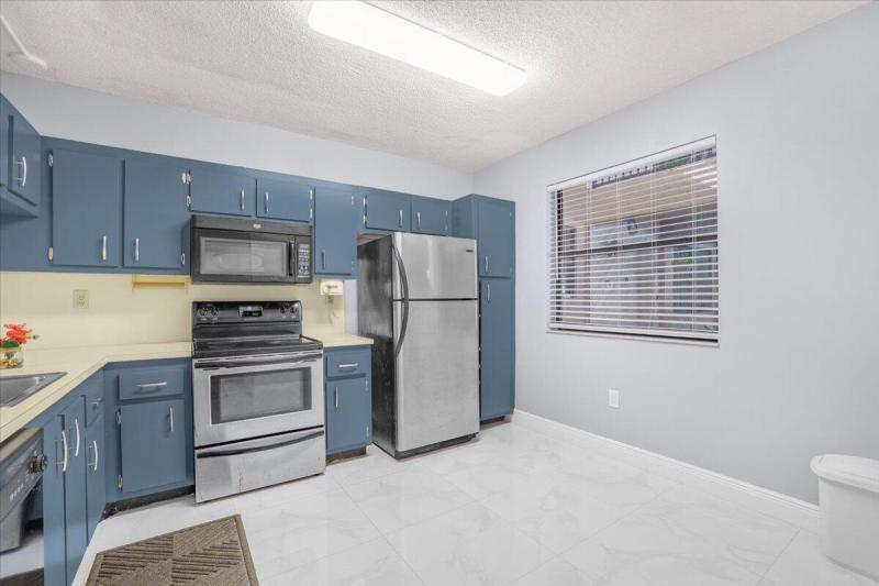  Condo & Townhome Photos