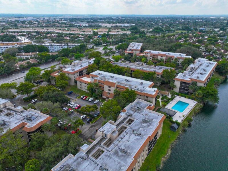  Condo & Townhome Photos