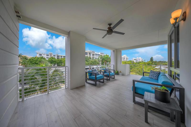  Condo & Townhome Photos