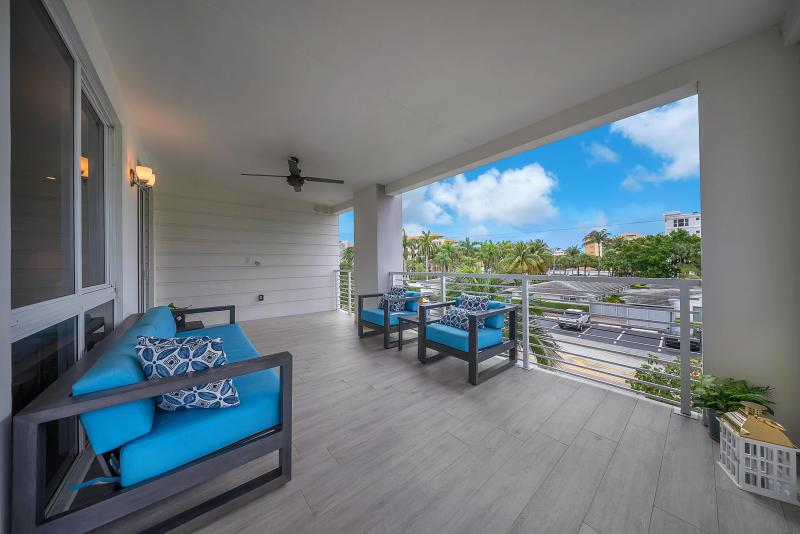  Condo & Townhome Photos