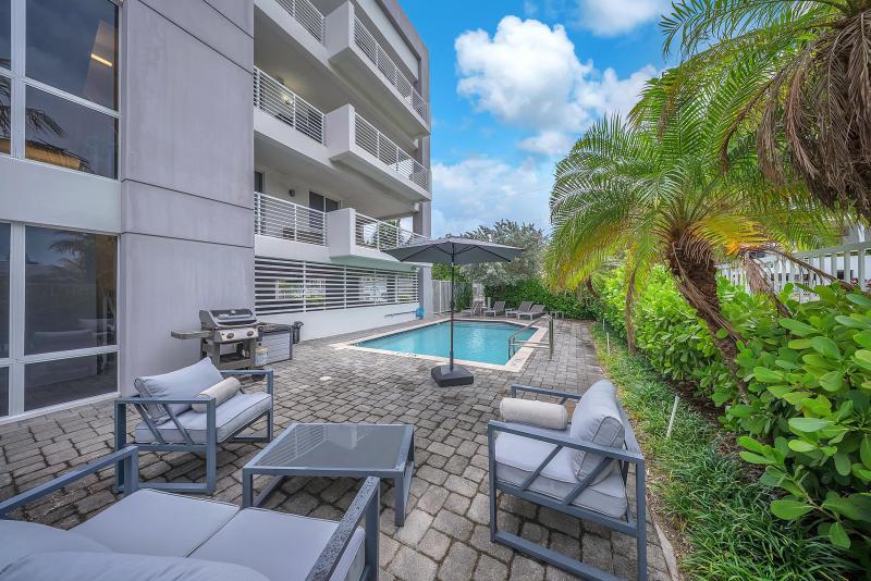  Condo & Townhome Photos