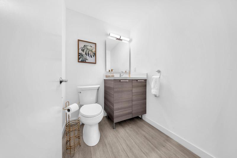  Condo & Townhome Photos