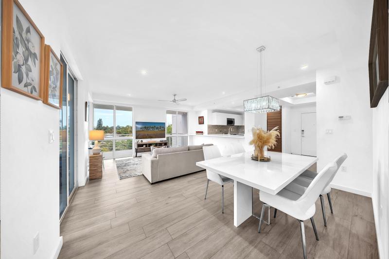  Condo & Townhome Photos