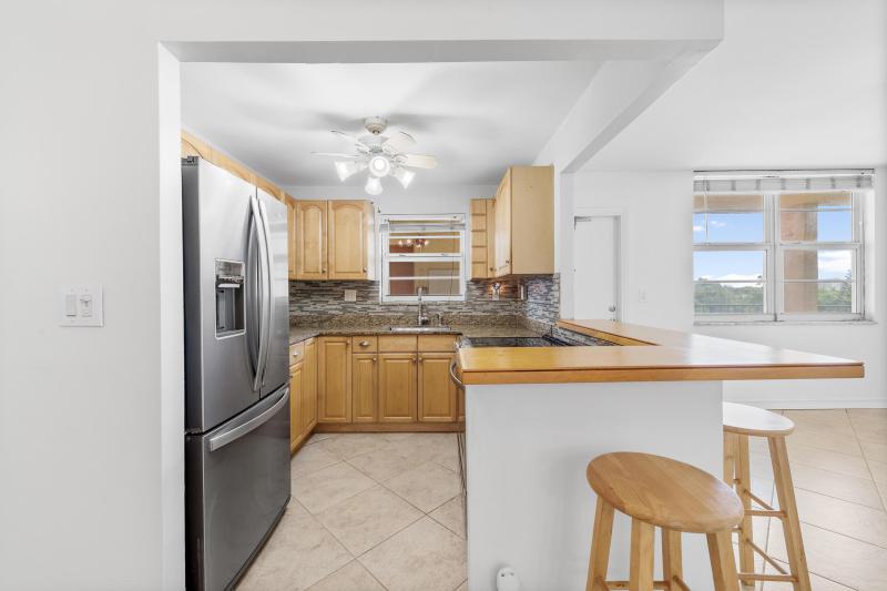  Condo & Townhome Photos