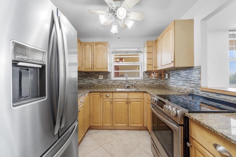  Condo & Townhome Photos
