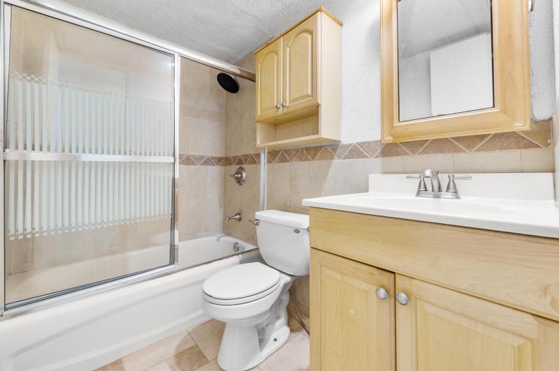  Condo & Townhome Photos