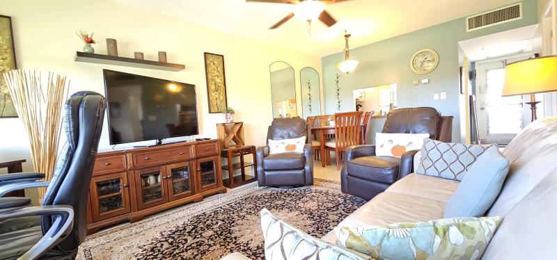  Condo & Townhome Photos