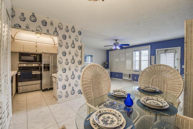  Condo & Townhome Photos
