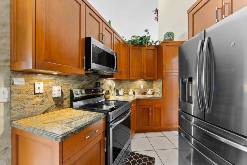  Single Family Homes Photo 12:  Coconut Creek,  FL 33073