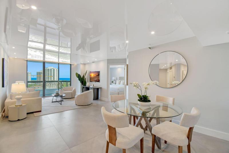  Condo & Townhome Photos