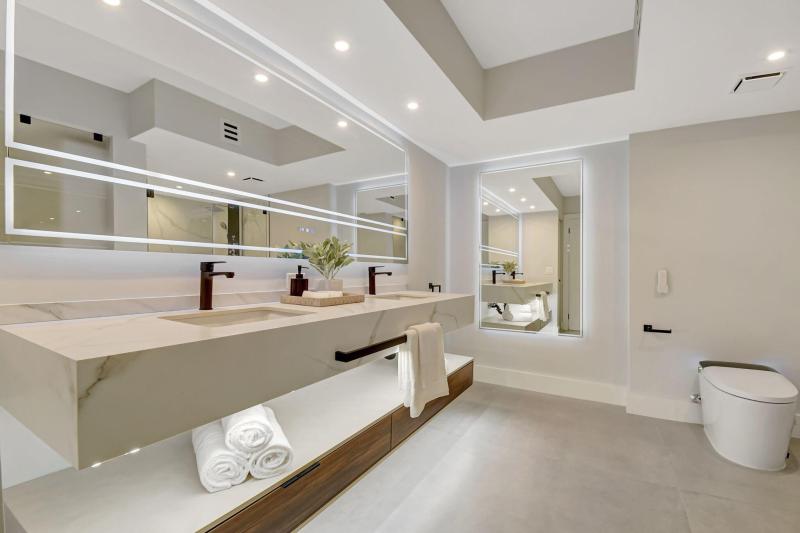  Condo & Townhome Photos
