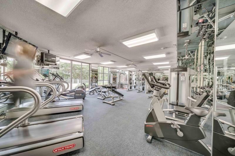  Condo & Townhome Photos