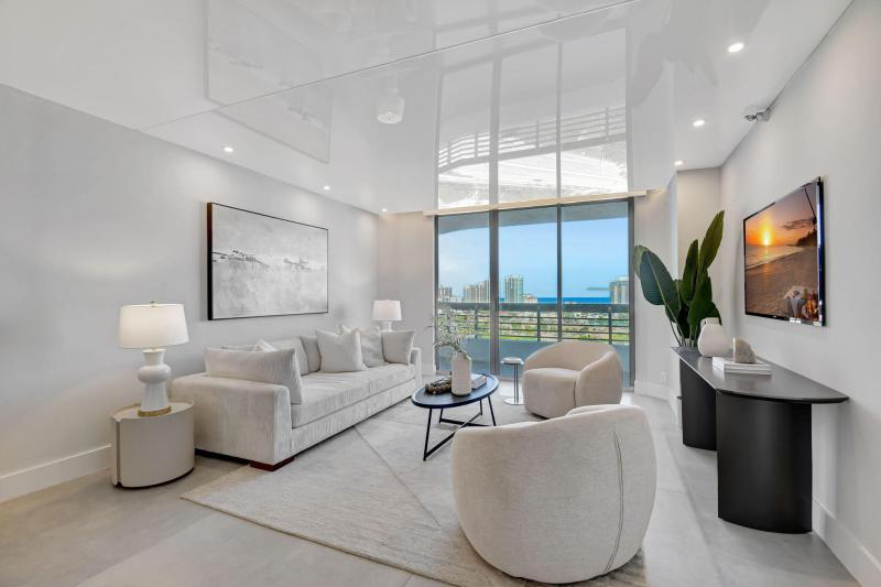  Condo & Townhome Photos
