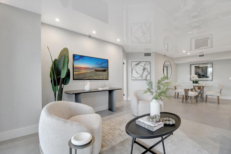  Condo & Townhome Photos