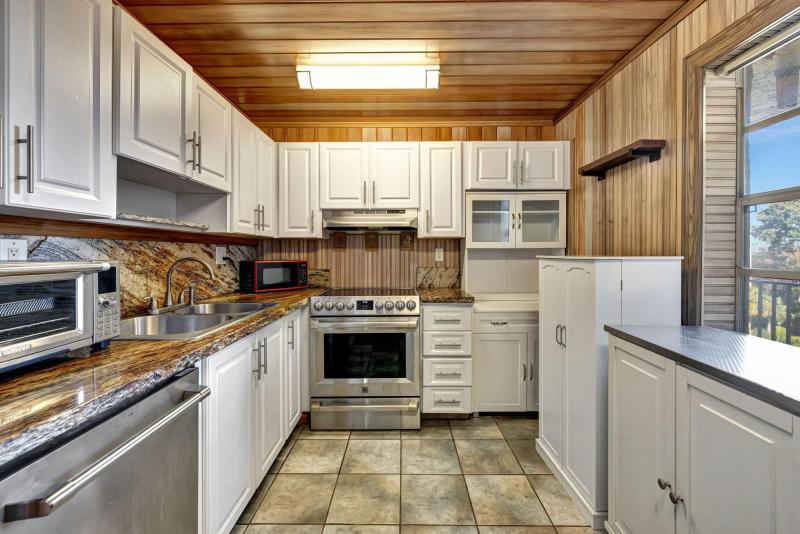  Condo & Townhome Photos