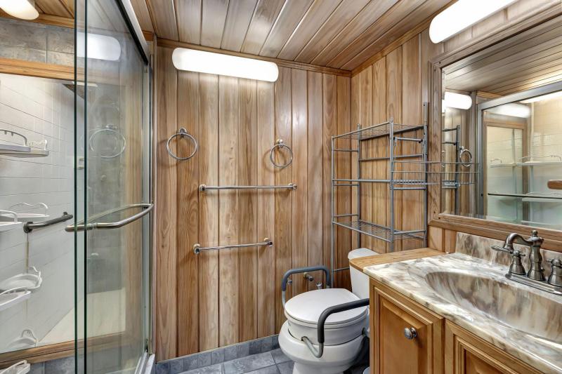  Condo & Townhome Photos