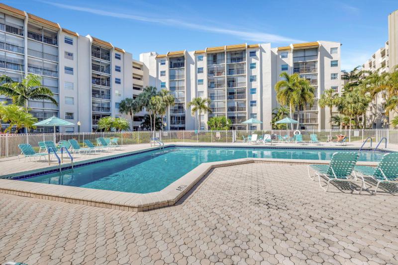  Condo & Townhome Photos