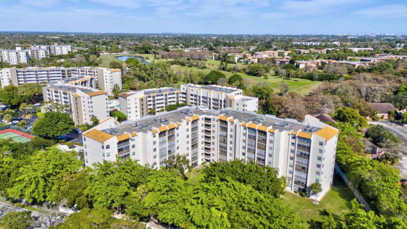  Condo & Townhome Photos