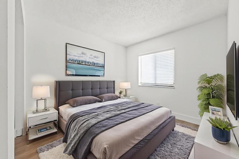 Condo & Townhome Photos