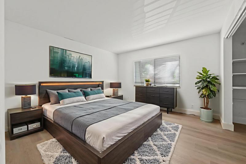  Condo & Townhome Photos