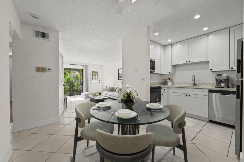  Condo & Townhome Photos
