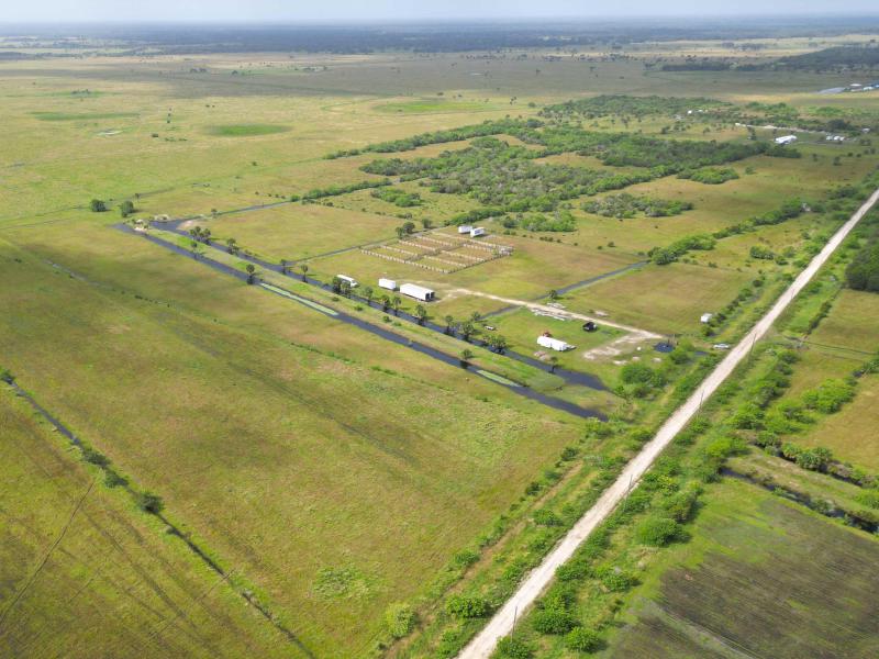  Commercial & Industrial Land Images 