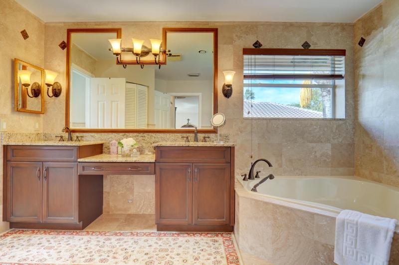  Single Family Homes Photo 44:  Cooper City,  FL 33026