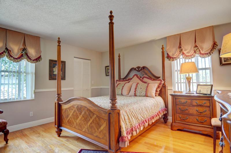  Single Family Homes Photo 45:  Cooper City,  FL 33026