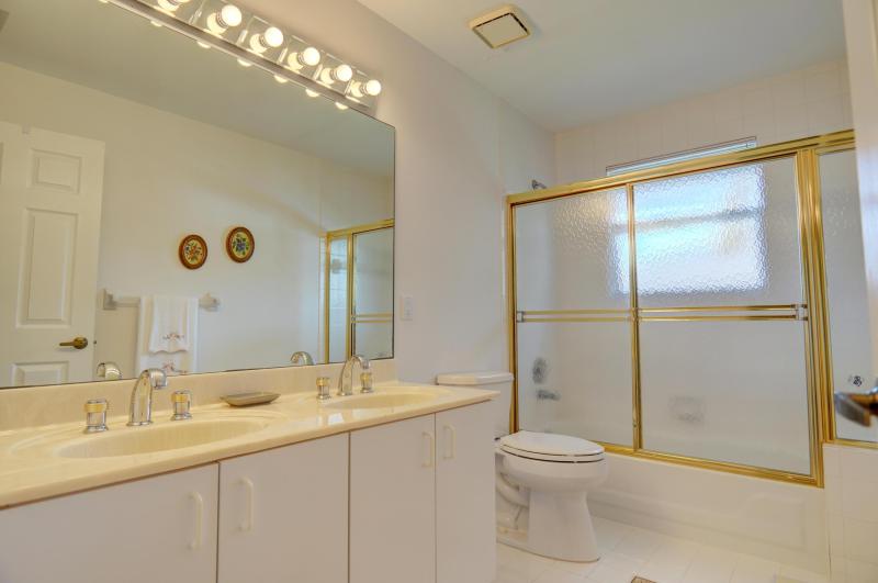  Single Family Homes Photo 47:  Cooper City,  FL 33026