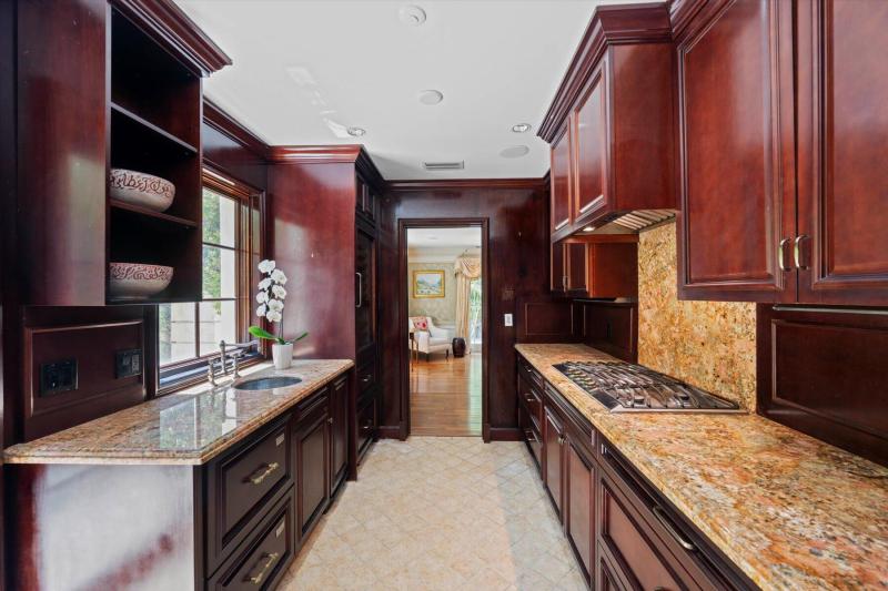  Single Family Homes Photo 10:  Palm Beach,  FL 33480