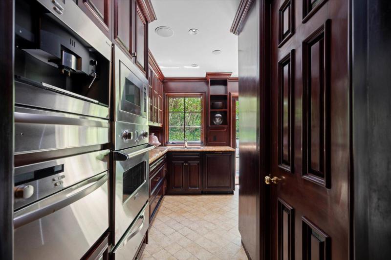  Single Family Homes Photo 11:  Palm Beach,  FL 33480
