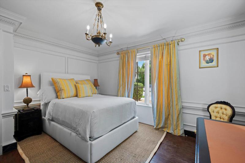  Single Family Homes Photo 15:  Palm Beach,  FL 33480